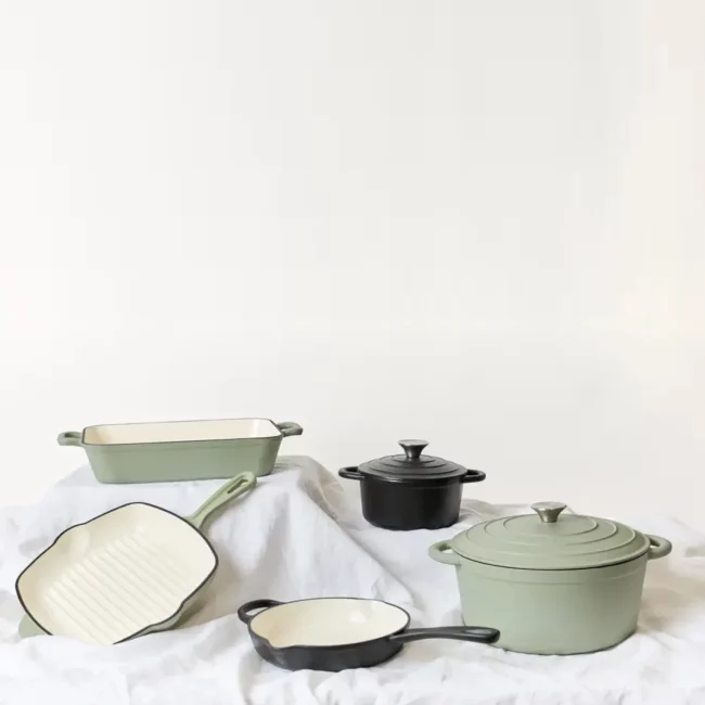 George Collective - Cast Iron Round Casserole 28cm - Matte Sage/Silver Lid
